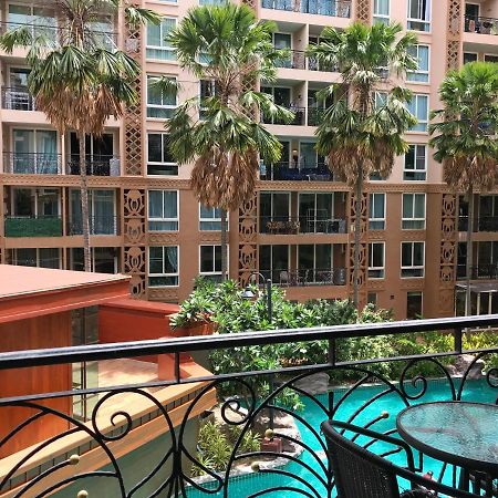 Atlantis Waterpark Apartment Pantai Jomtien Bagian luar foto