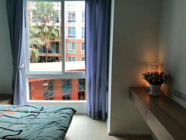 Atlantis Waterpark Apartment Pantai Jomtien Bagian luar foto