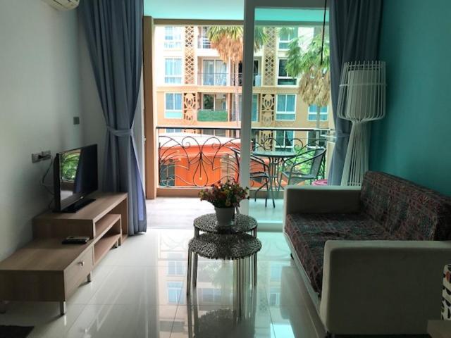 Atlantis Waterpark Apartment Pantai Jomtien Bagian luar foto