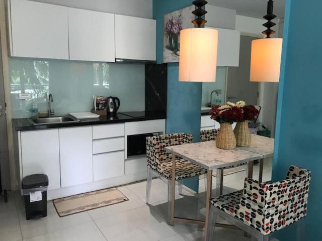 Atlantis Waterpark Apartment Pantai Jomtien Bagian luar foto