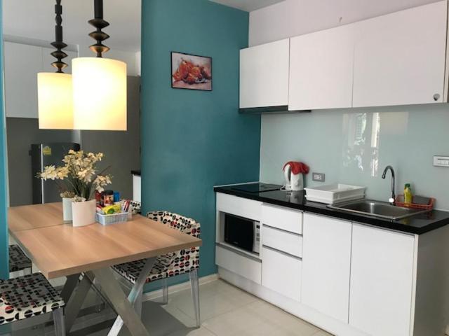 Atlantis Waterpark Apartment Pantai Jomtien Bagian luar foto