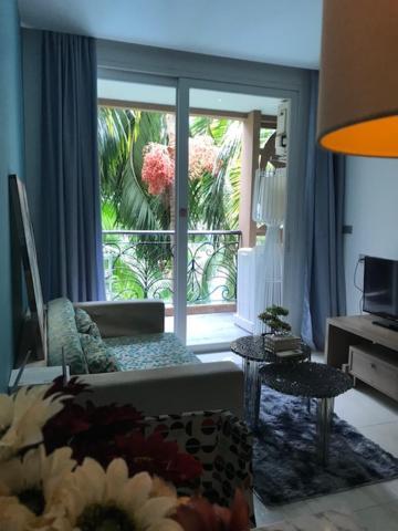Atlantis Waterpark Apartment Pantai Jomtien Bagian luar foto